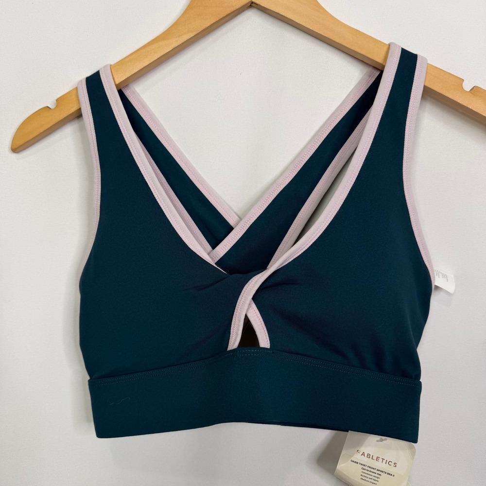 Fabletics Oasis Twist-Front Sports Bra II Navy Pink Medium Impact NWT Size M - Picture 4 of 7